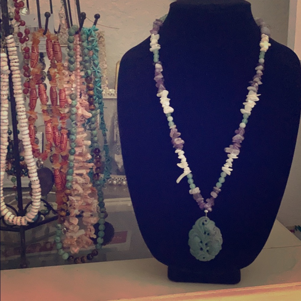 Jade pendant necklace
